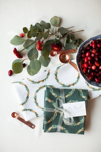 Holiday Wreath Tea Towel - Evergreen