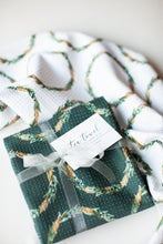 Load image into Gallery viewer, Holiday Wreath Tea Towel - Evergreen
