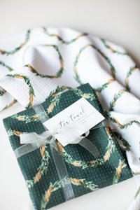 Holiday Wreath Tea Towel - Evergreen